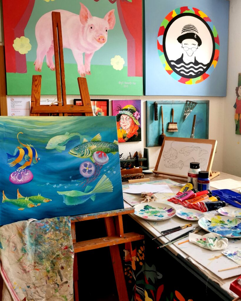 Ein Kunstwerk auf der Staffelei im Atelier Insel der Lebensfreude in St. Egidien
